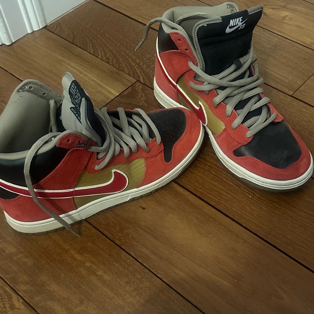 Nike SB dunks High-Top Sneakers in Red, Black & Gold